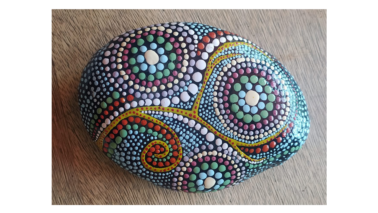 imagen piedra pintada