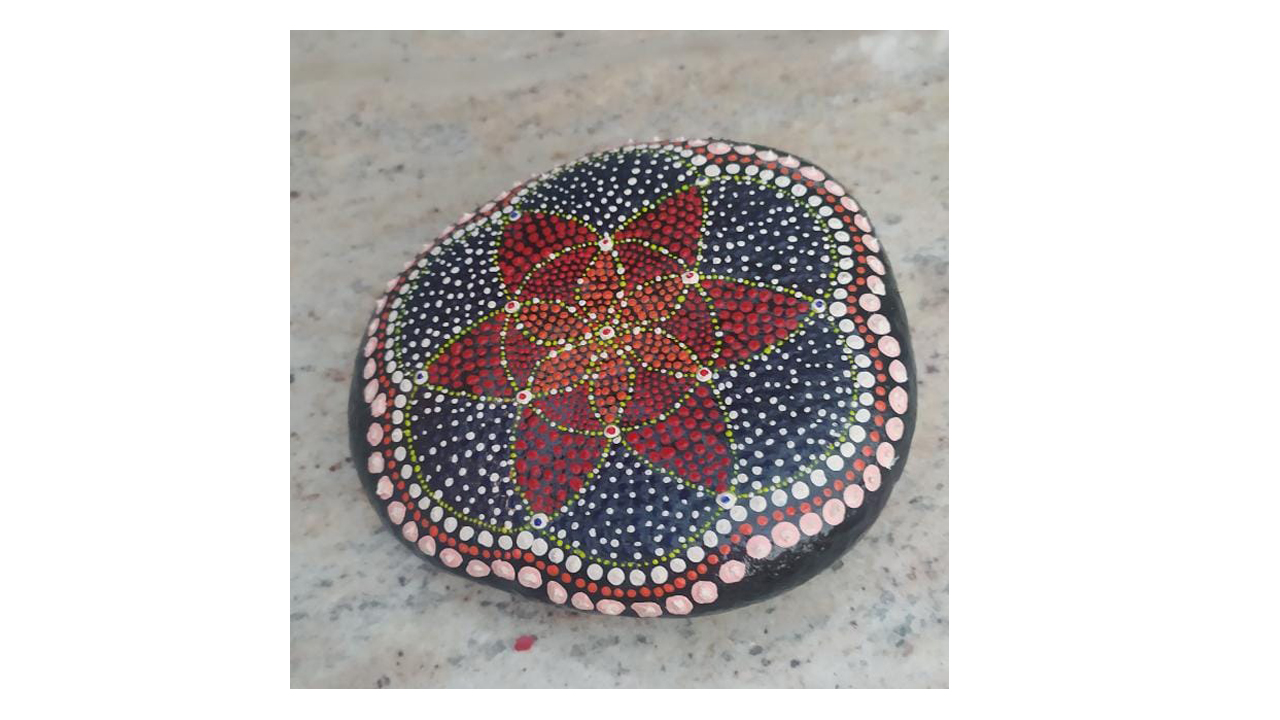 imagen piedra pintada