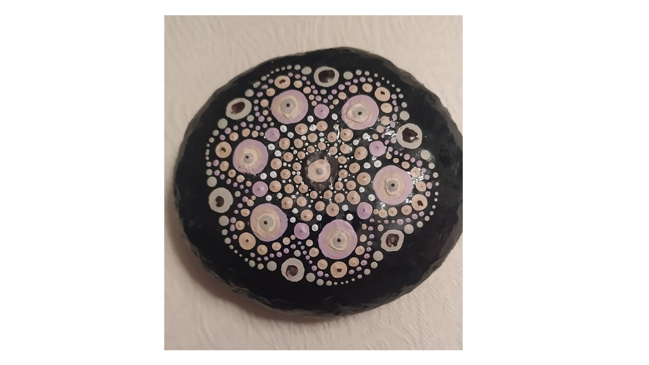 imagen piedra pintada
